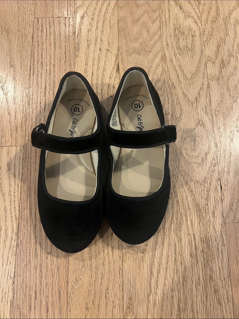 Girls velvet dress shoes